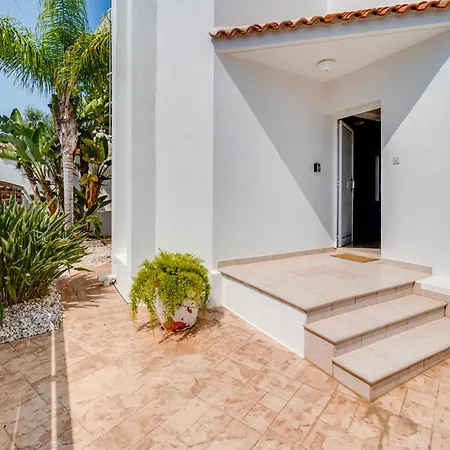 Villa Athena By Ezoria Protaras