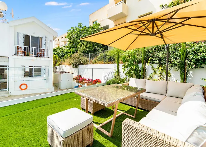 Athena By Ezoria Villa