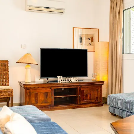 Vila Athena By Ezoria Protaras