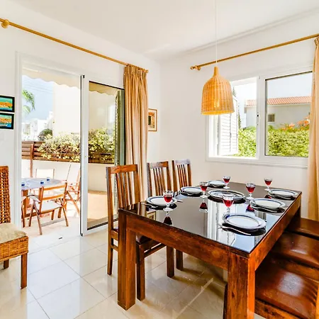 Vila Athena By Ezoria Protaras