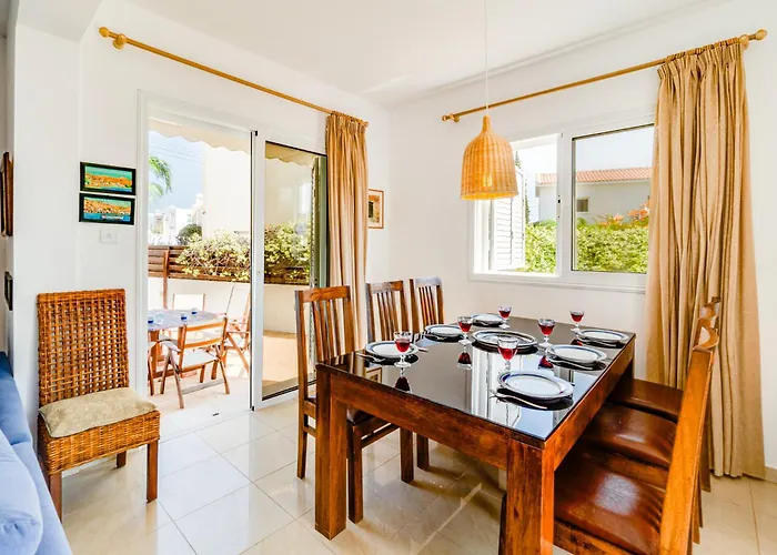 Villa Athena By Ezoria Protaras