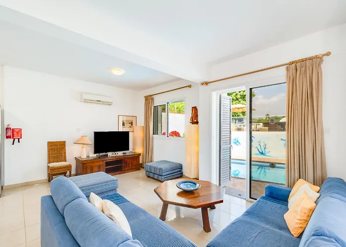 Villa Athena By Ezoria Protaras